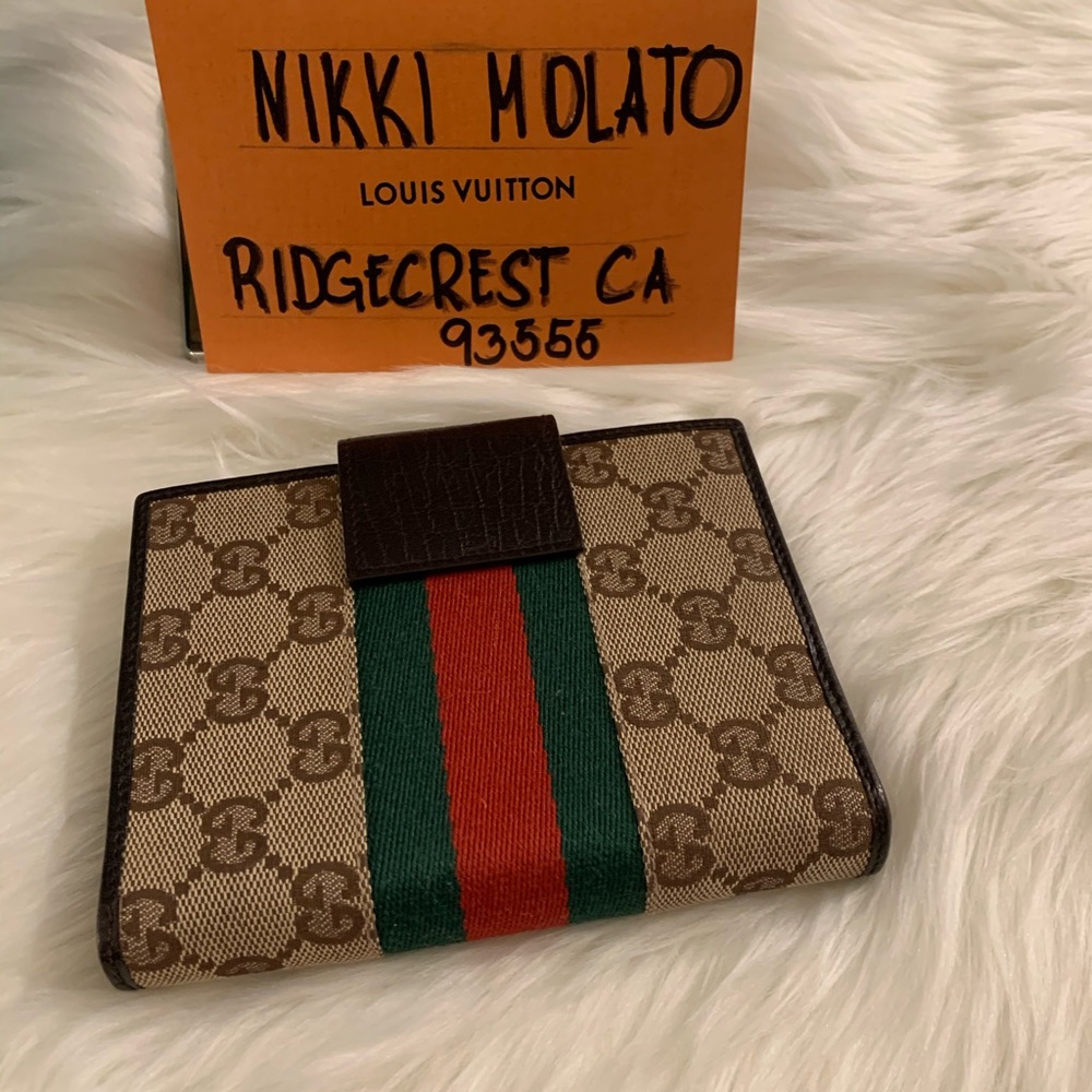 💯 guarantee authentic pre onwed Gucci agenda